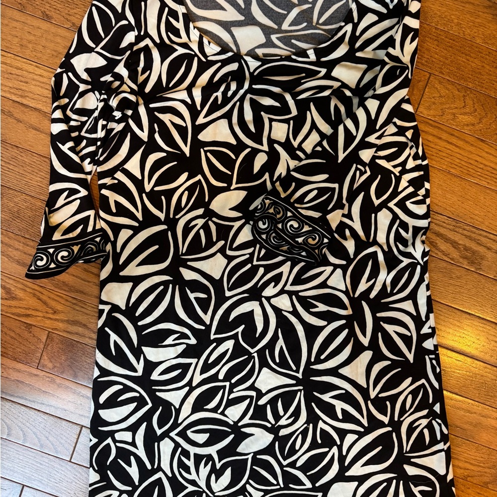 LOFT Black and White Leaf Print Long Sleeve Dress